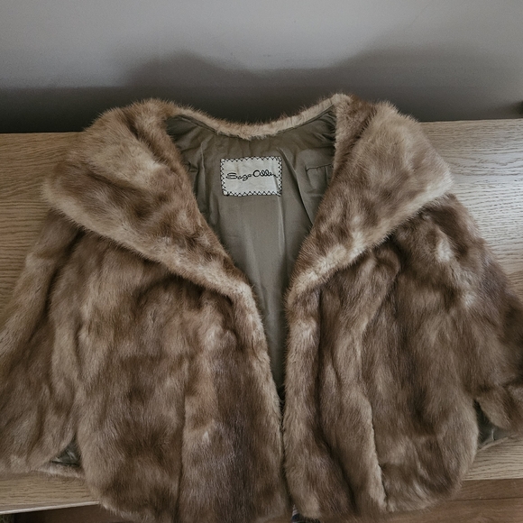 Vintage Mink Fur Capelet Cropped Fur Jacket | Light Brown | Old Hollywood - Picture 7 of 15
